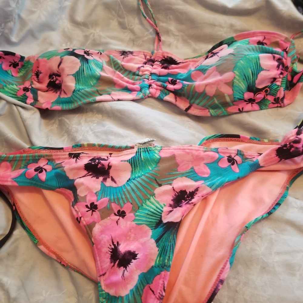🌺Floral bathing suit